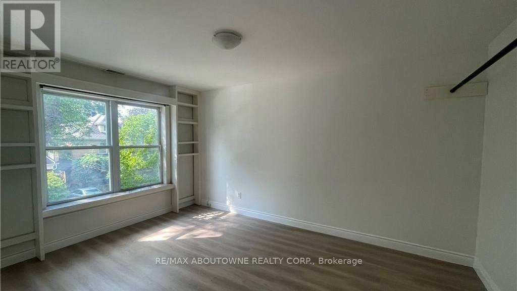 49 FAIRLEIGH AVENUE S - 33