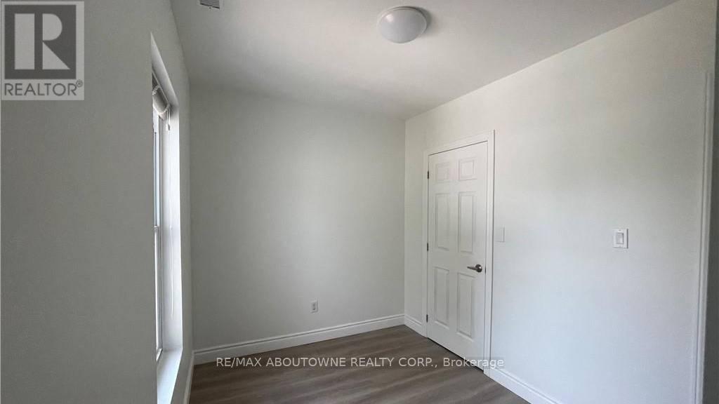 49 FAIRLEIGH AVENUE S - 36
