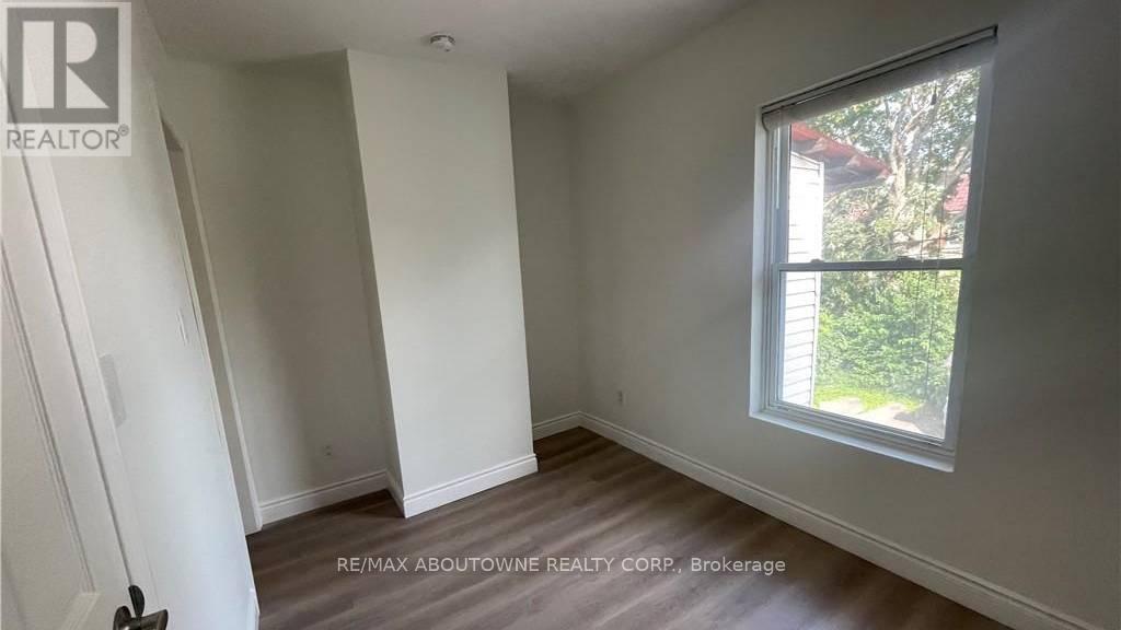 49 FAIRLEIGH AVENUE S - 35