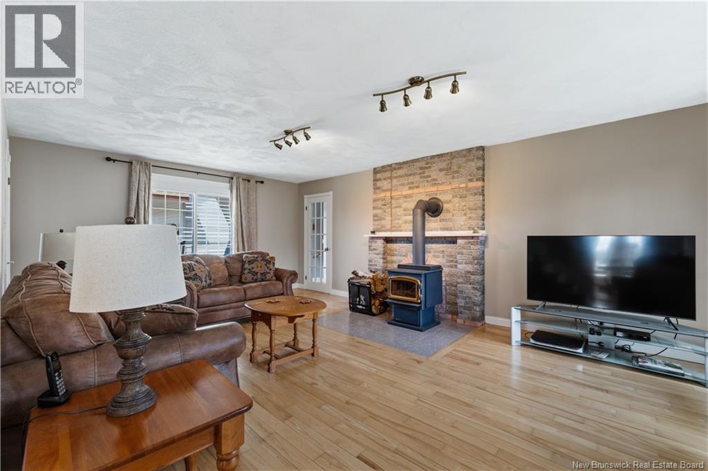 12 Thaddee Street - 13