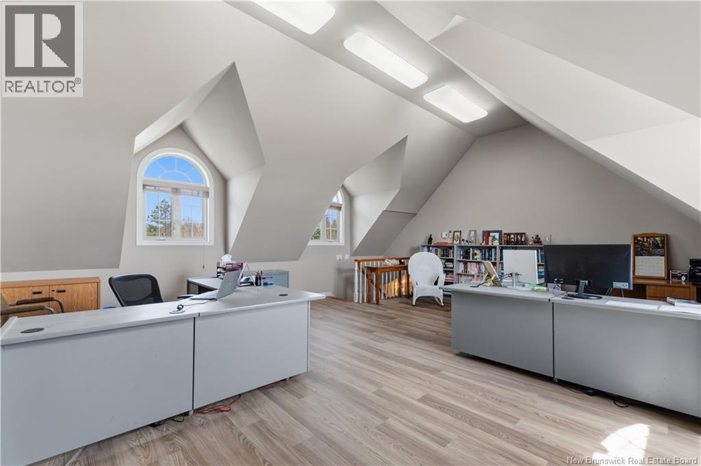 12 Thaddee Street - 28