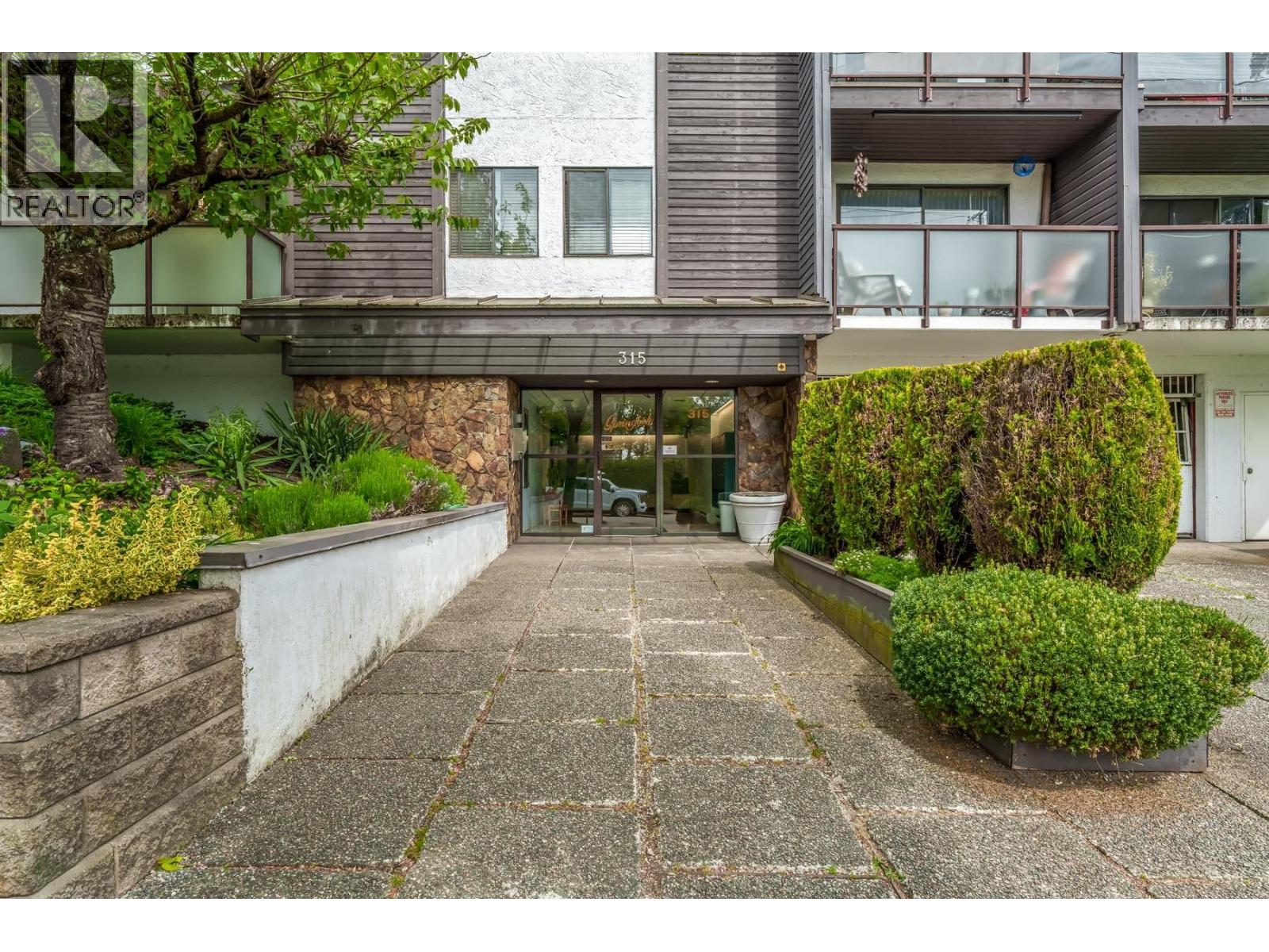 301 315 TENTH Street - photo 2