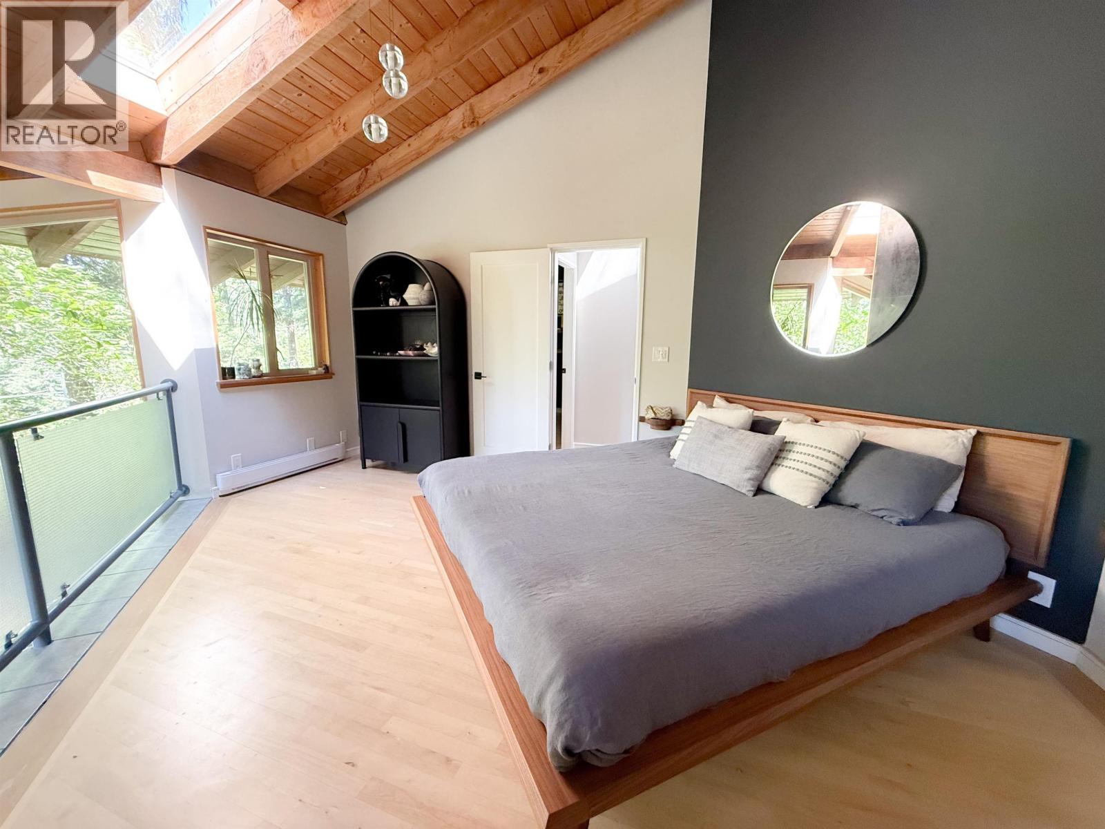 901 WINDJAMMER ROAD, Bowen Island