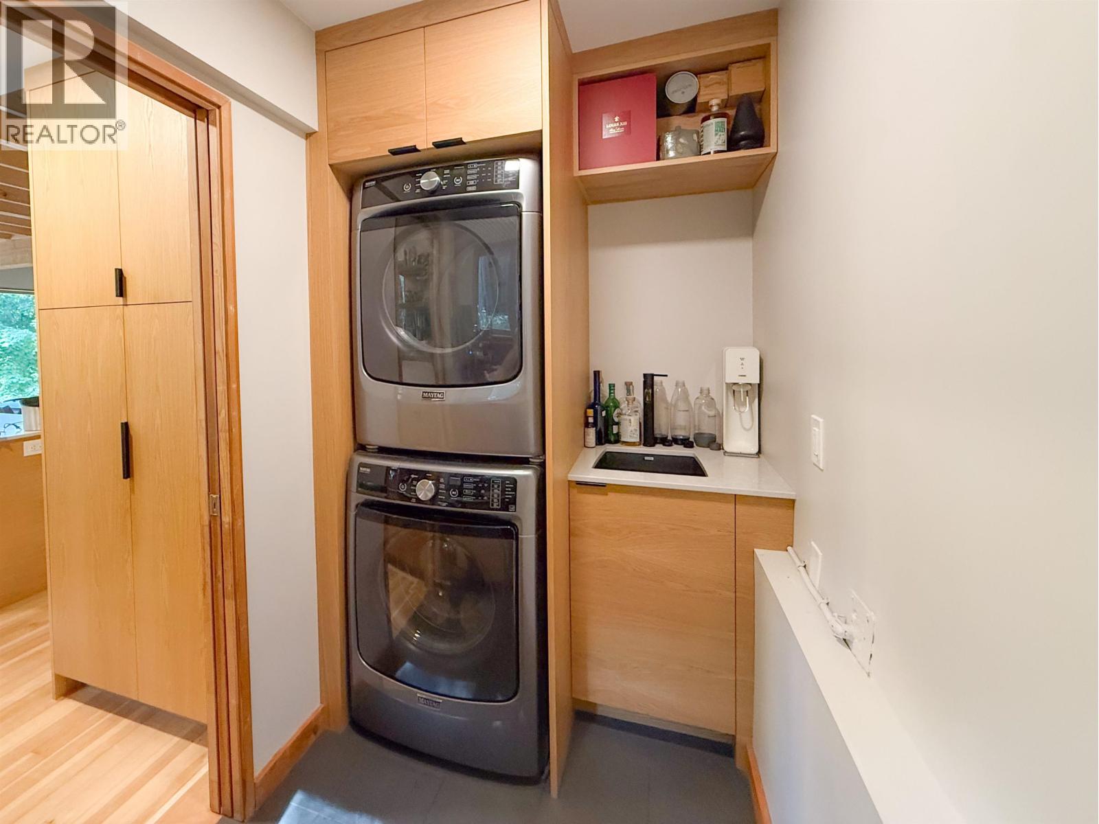 901 WINDJAMMER ROAD, Bowen Island