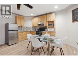 716 Crane Place, New Westminster, BC V3M6P5 Photo 6