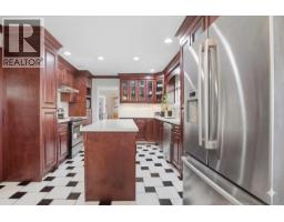 716 Crane Place, New Westminster, BC V3M6P5 Photo 11