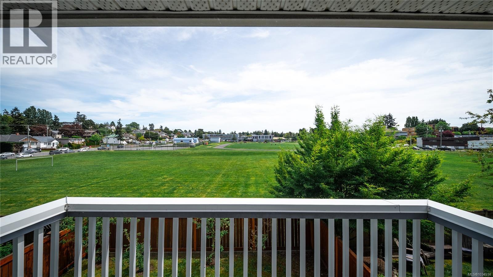 #5 921 Colville Rd - 27