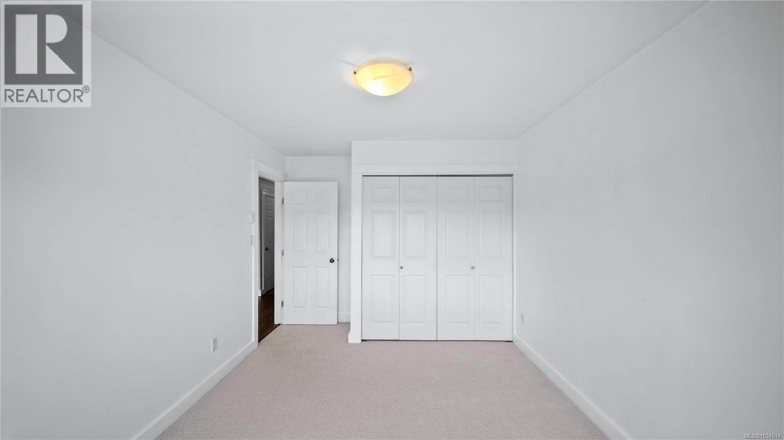 #5 921 Colville Rd - 34