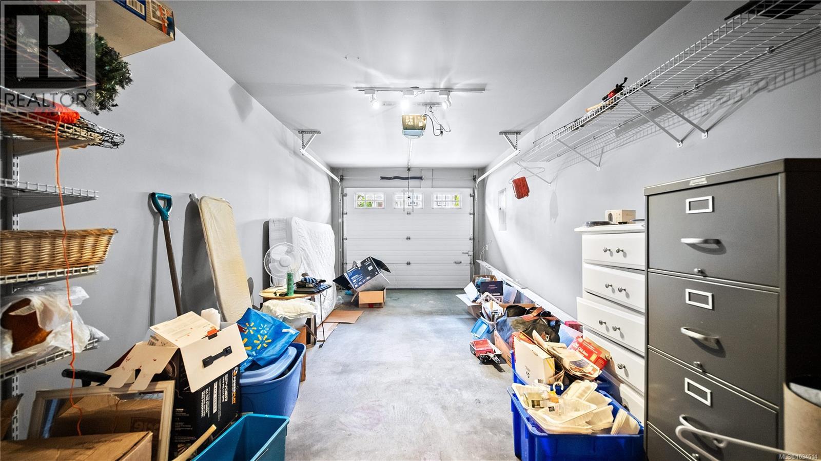 #5 921 Colville Rd - 37
