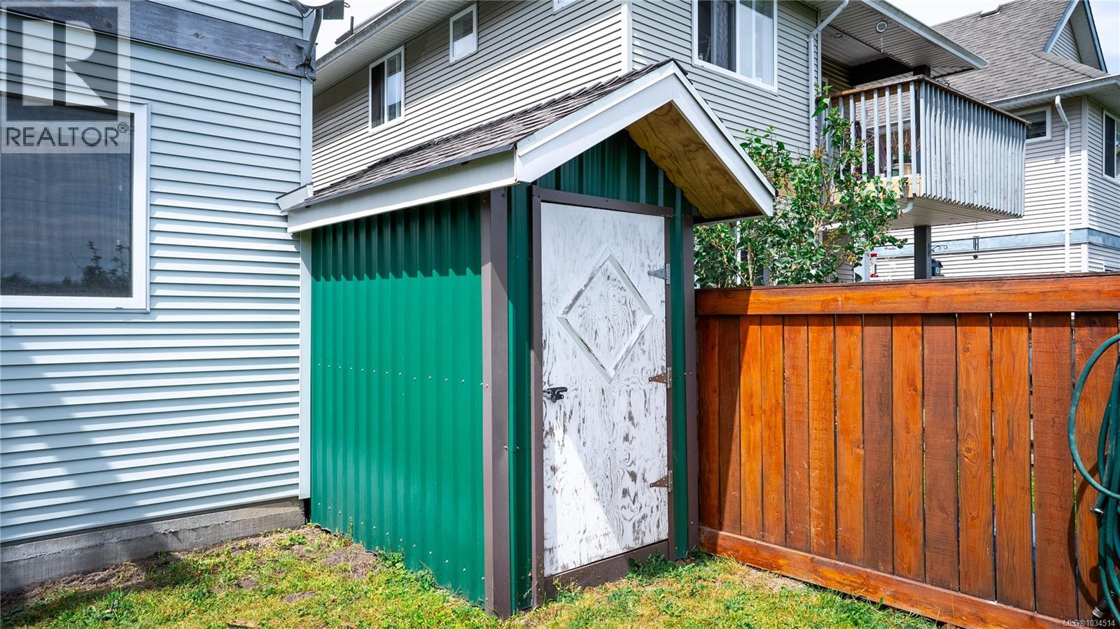 #5 921 Colville Rd - 41