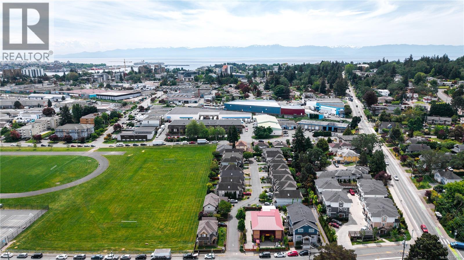 #5 921 Colville Rd - 53