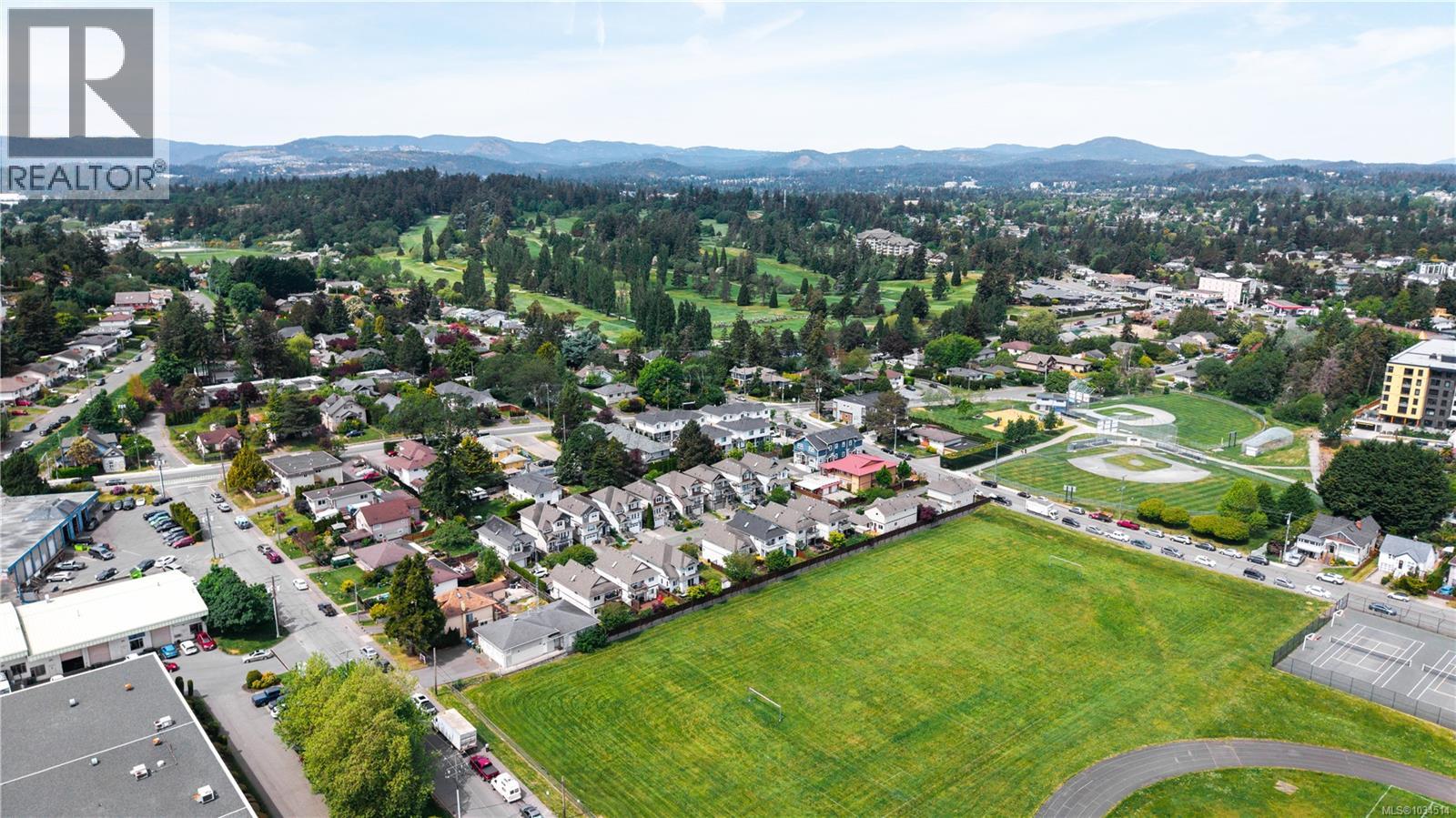#5 921 Colville Rd - 57