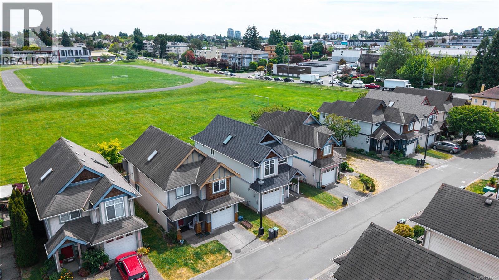 #5 921 Colville Rd - 58