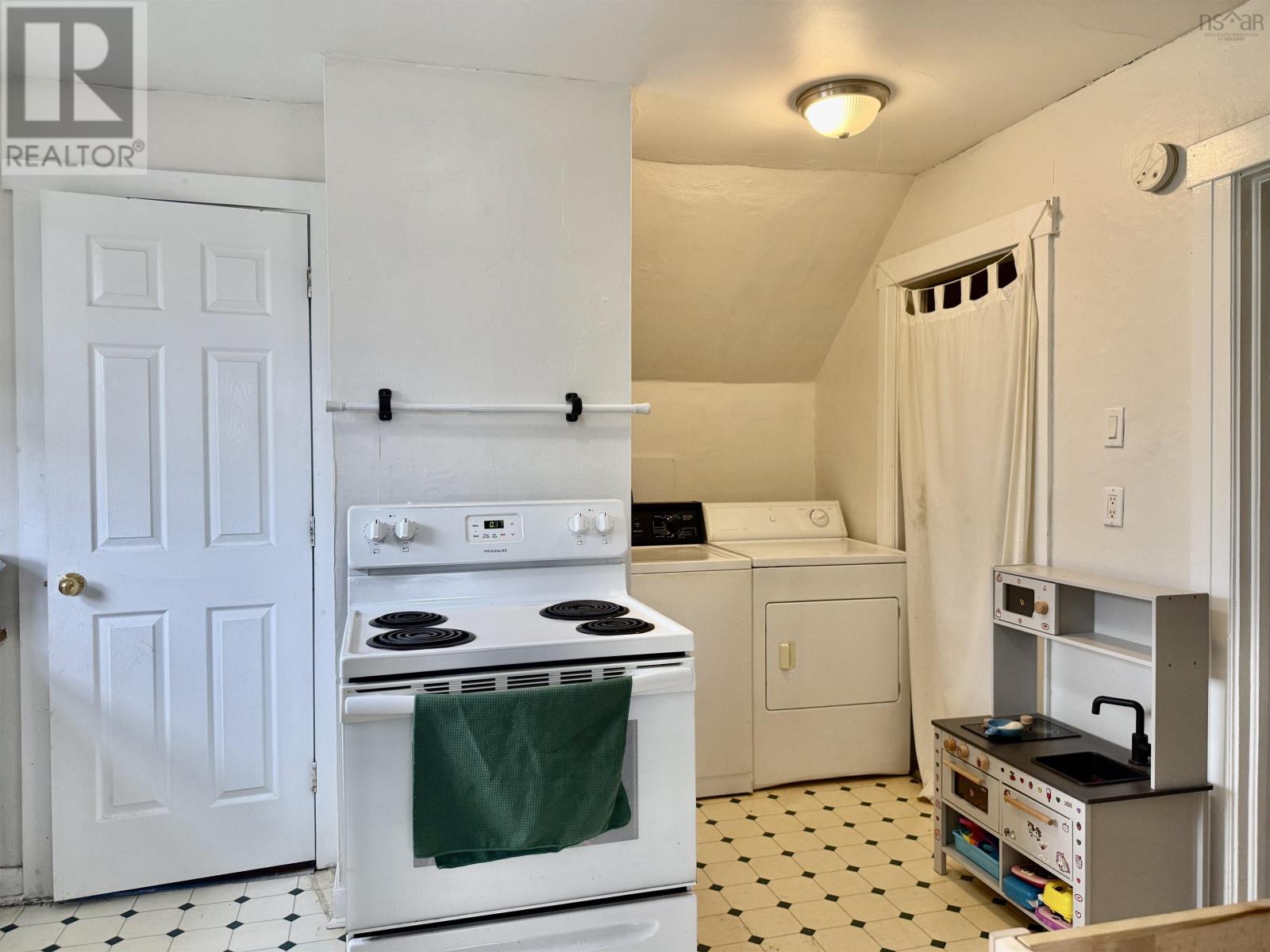 69 Oakhill Road - 19