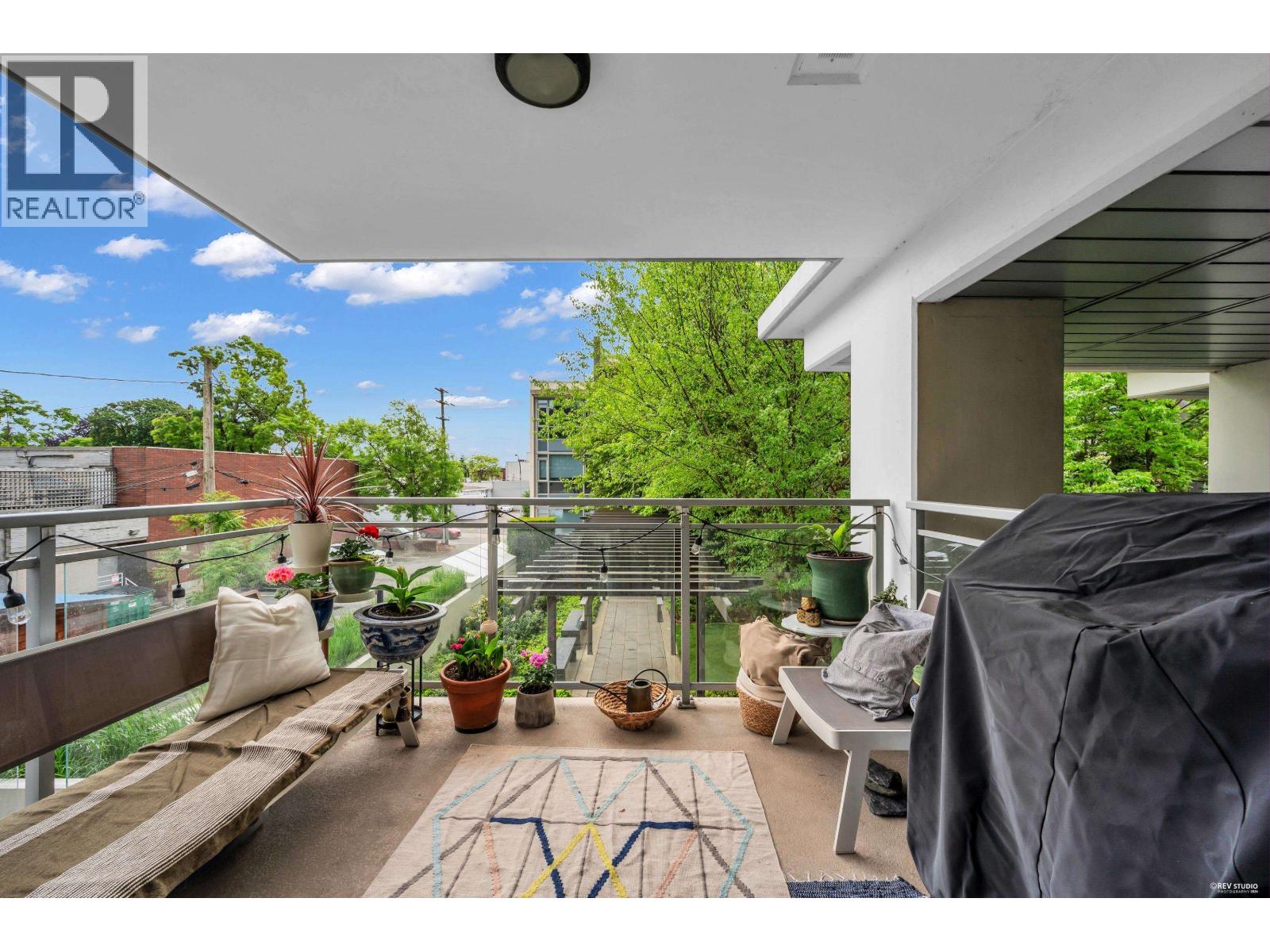 201 608 BELMONT STREET, New Westminster