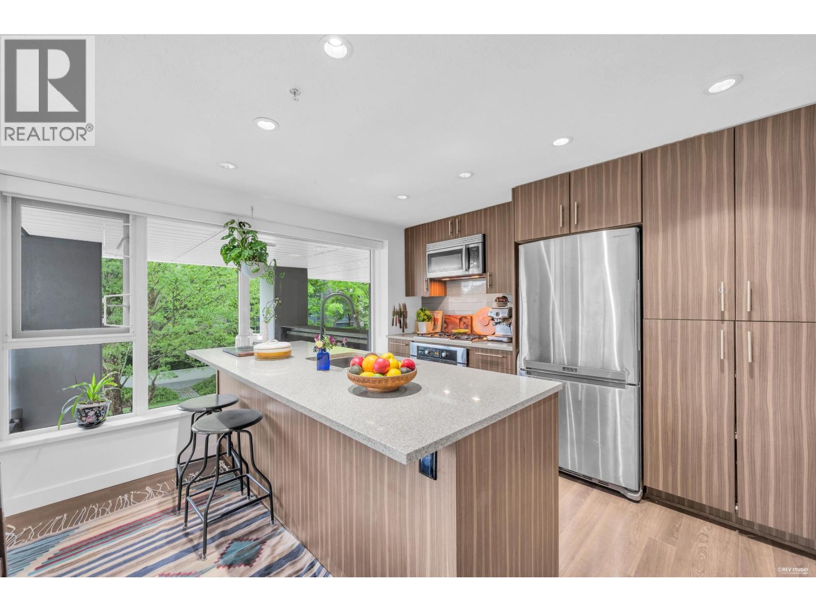 201 608 BELMONT STREET, New Westminster