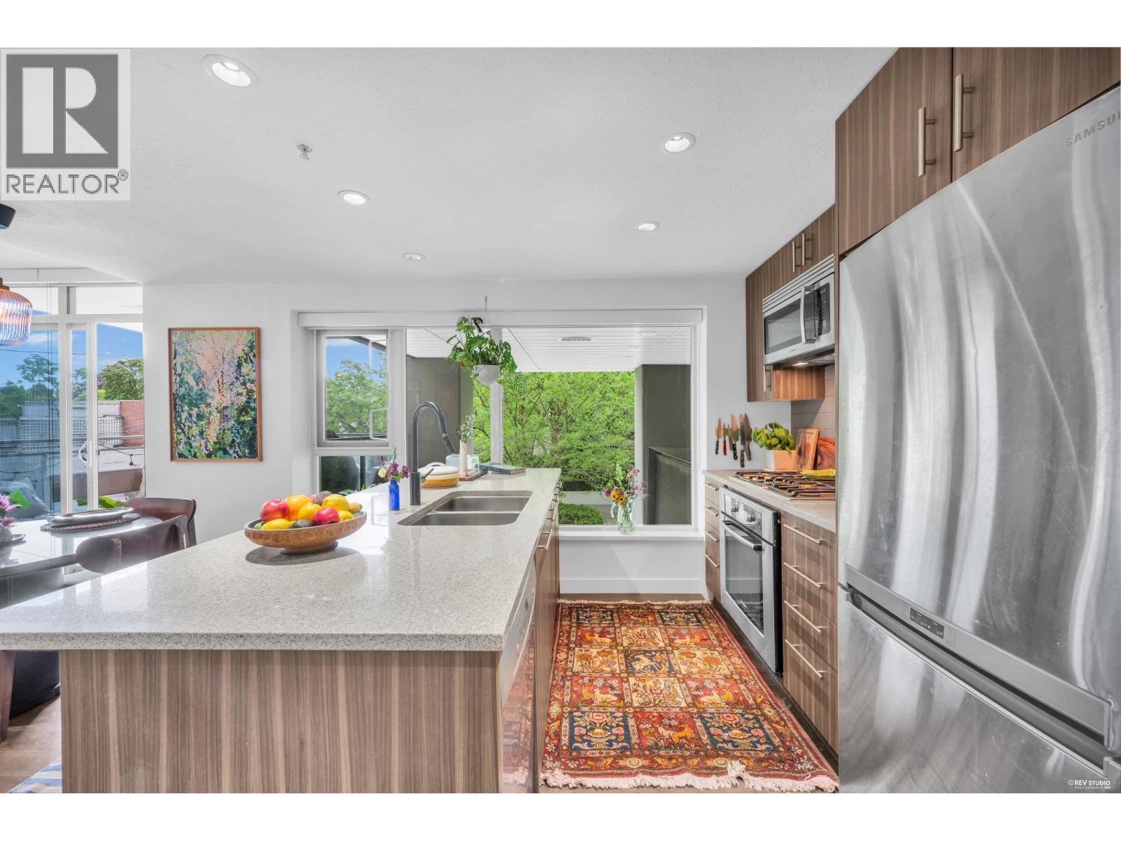 201 608 BELMONT STREET, New Westminster
