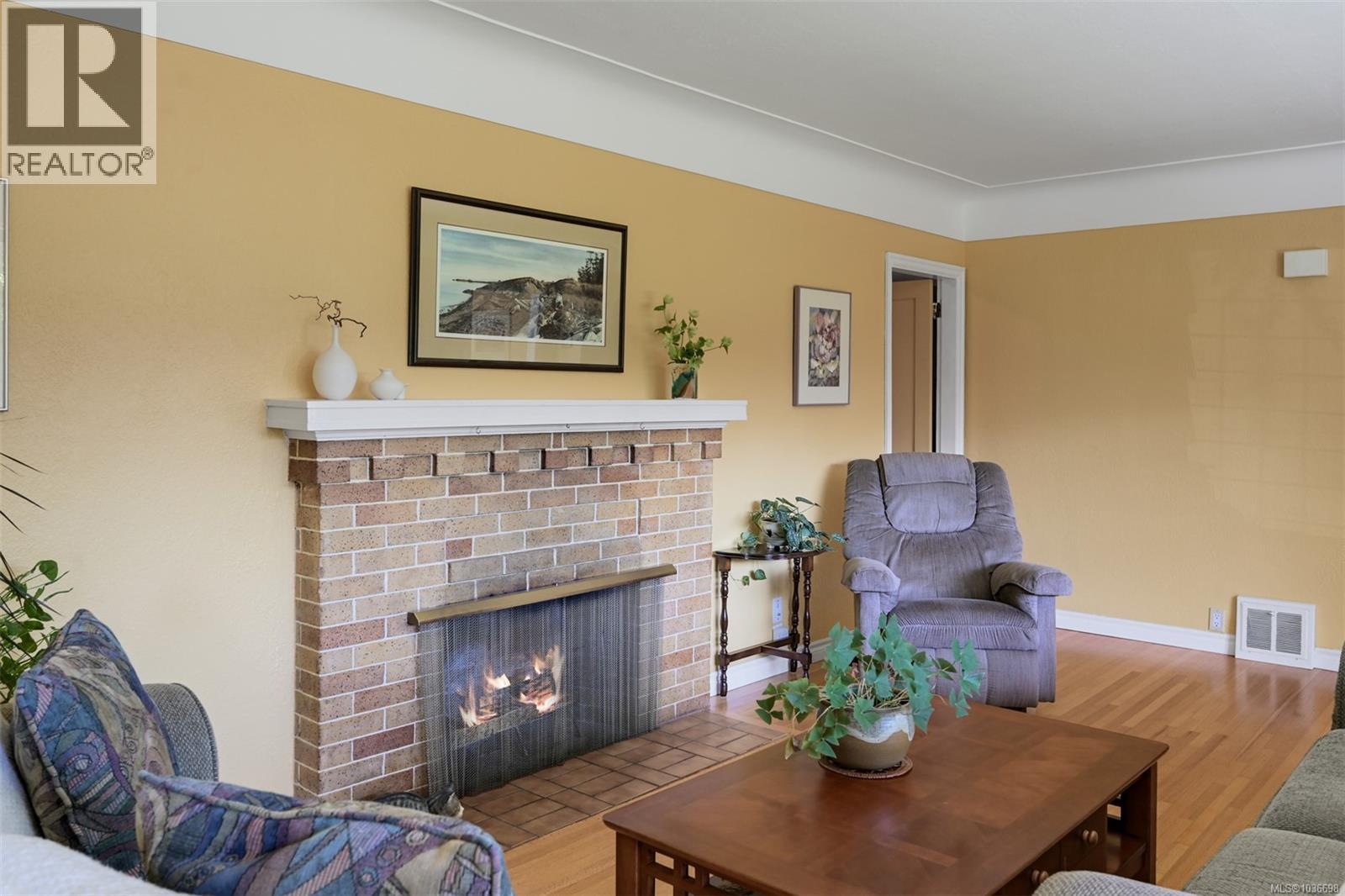 1718 Garnet Rd - 17