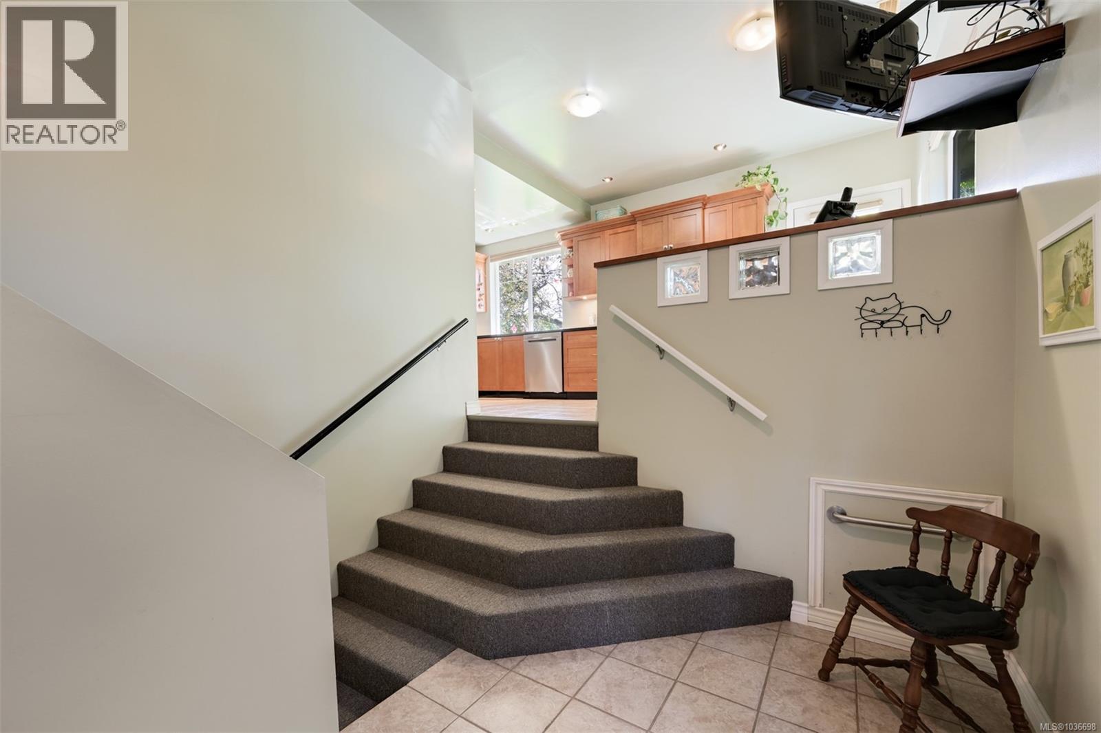 1718 Garnet Rd - 42
