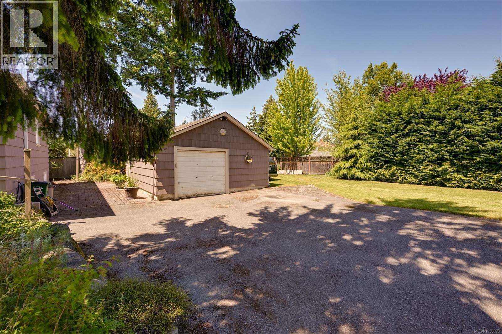 1718 Garnet Rd - 53