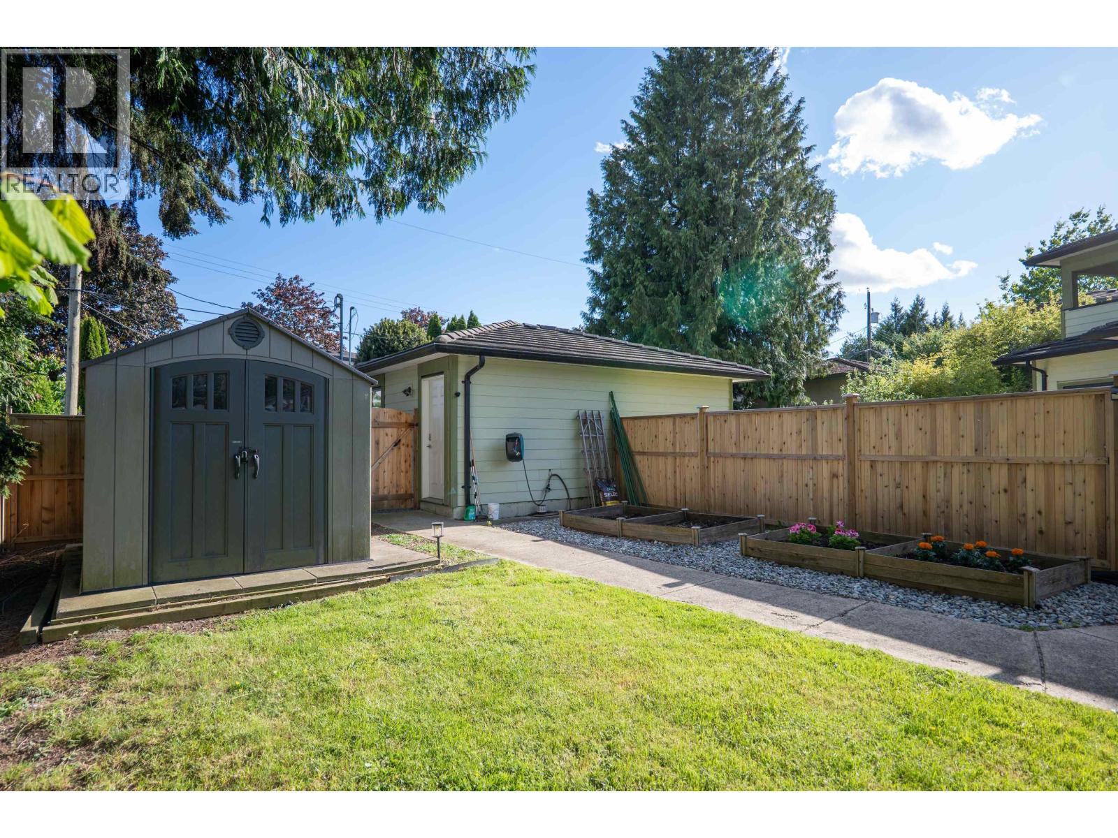 6982 BURNS COURT, Burnaby