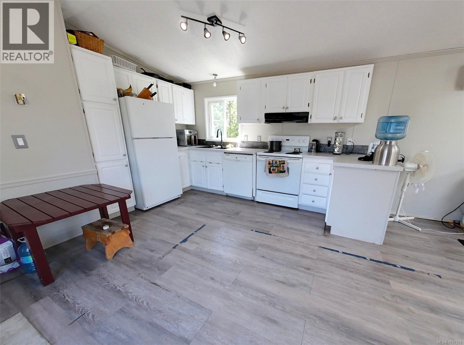 516 Berg Rd - 6