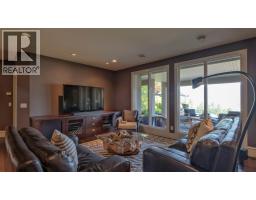 1749 Capistrano Drive, Kelowna, BC V1V2Z3 Photo 39
