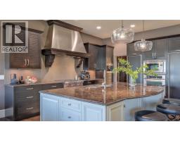 1749 Capistrano Drive, Kelowna, BC V1V2Z3 Photo 41