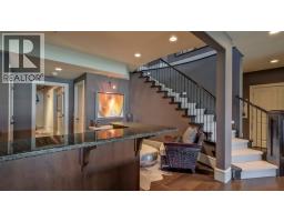 1749 Capistrano Drive, Kelowna, BC V1V2Z3 Photo 42