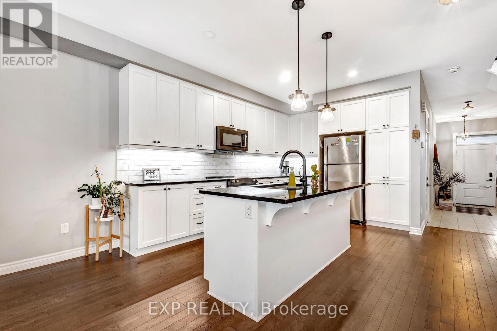 180 JARDINIERE STREET - 10