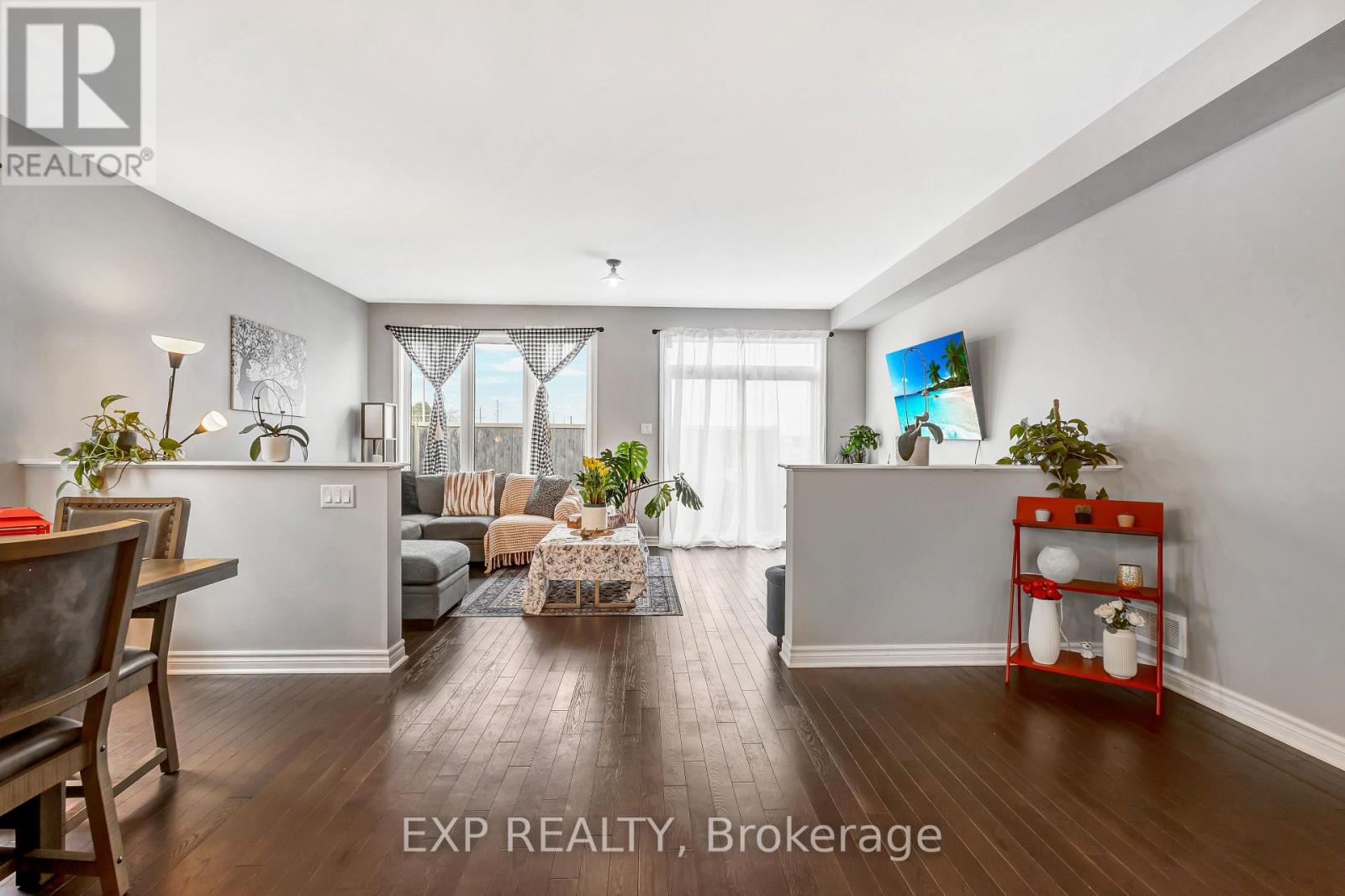 180 JARDINIERE STREET - 21