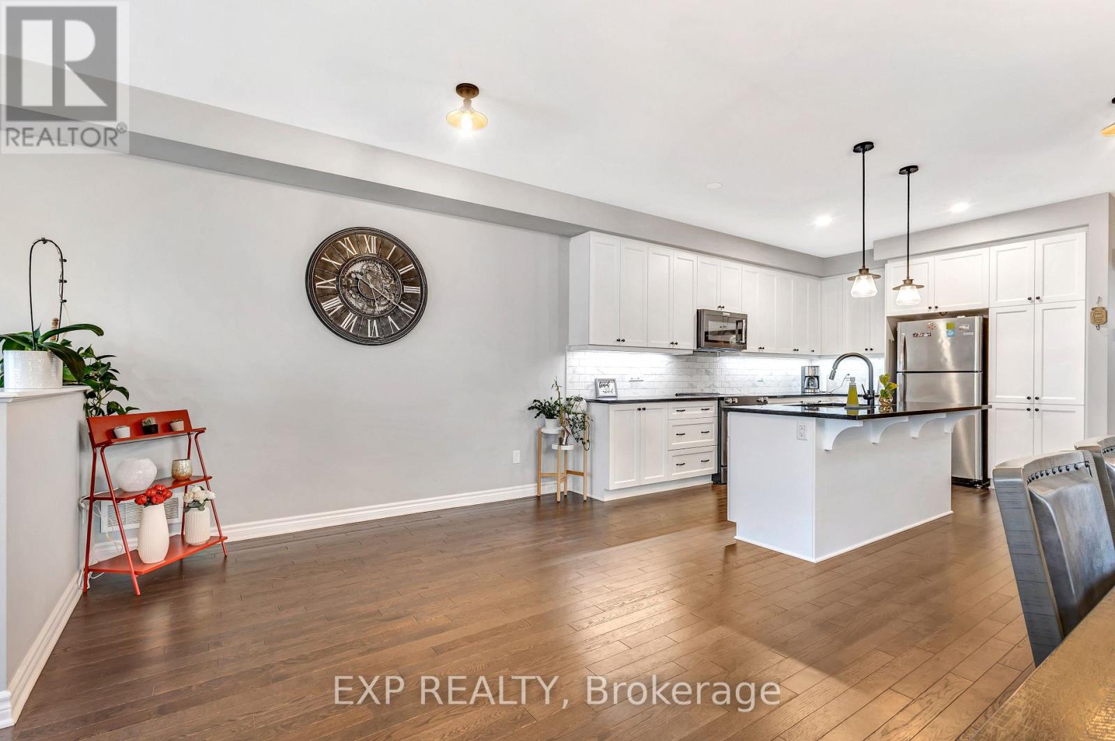 180 JARDINIERE STREET - 7