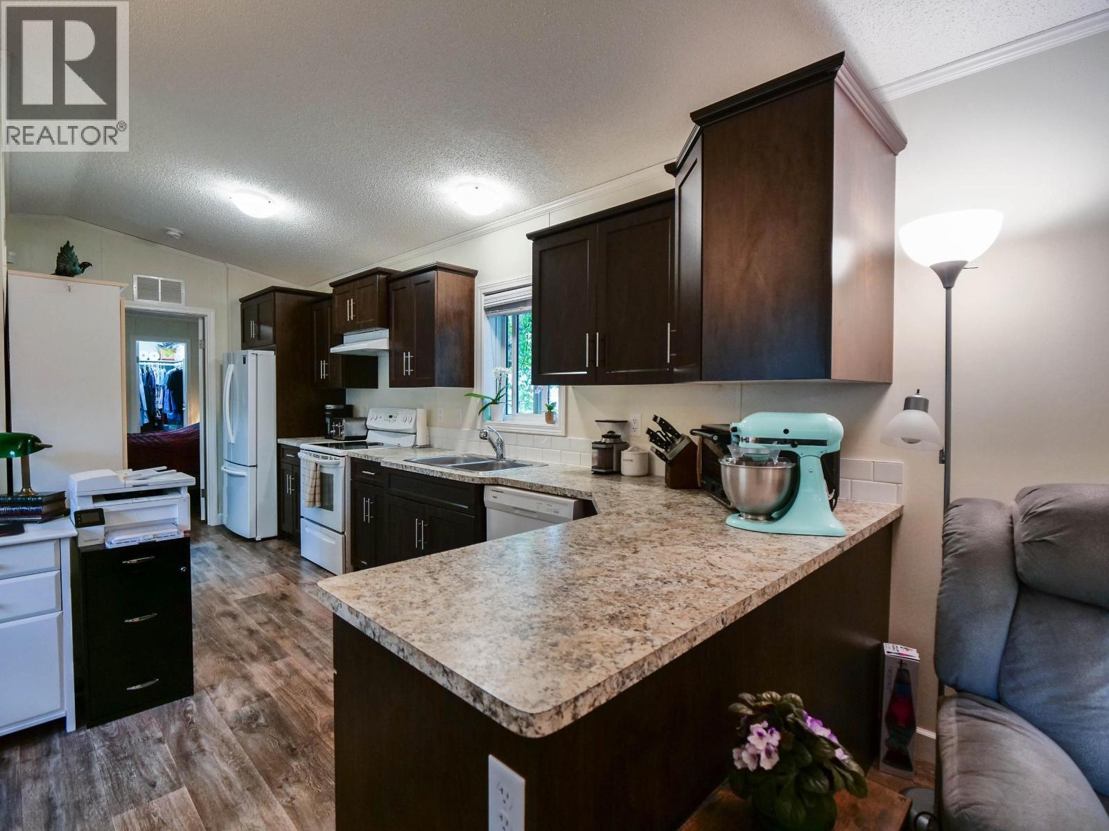 #7 654 NORTH FRASER DRIVE - 11
