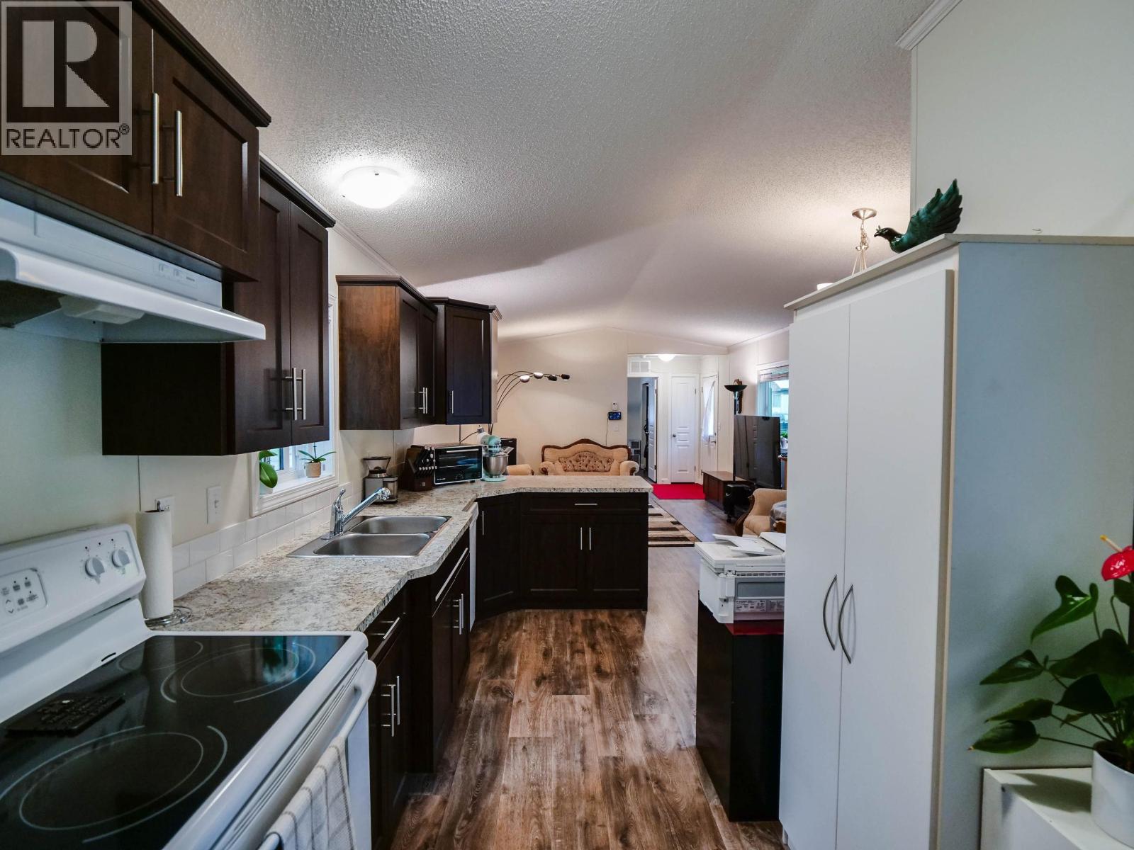 #7 654 NORTH FRASER DRIVE - 16