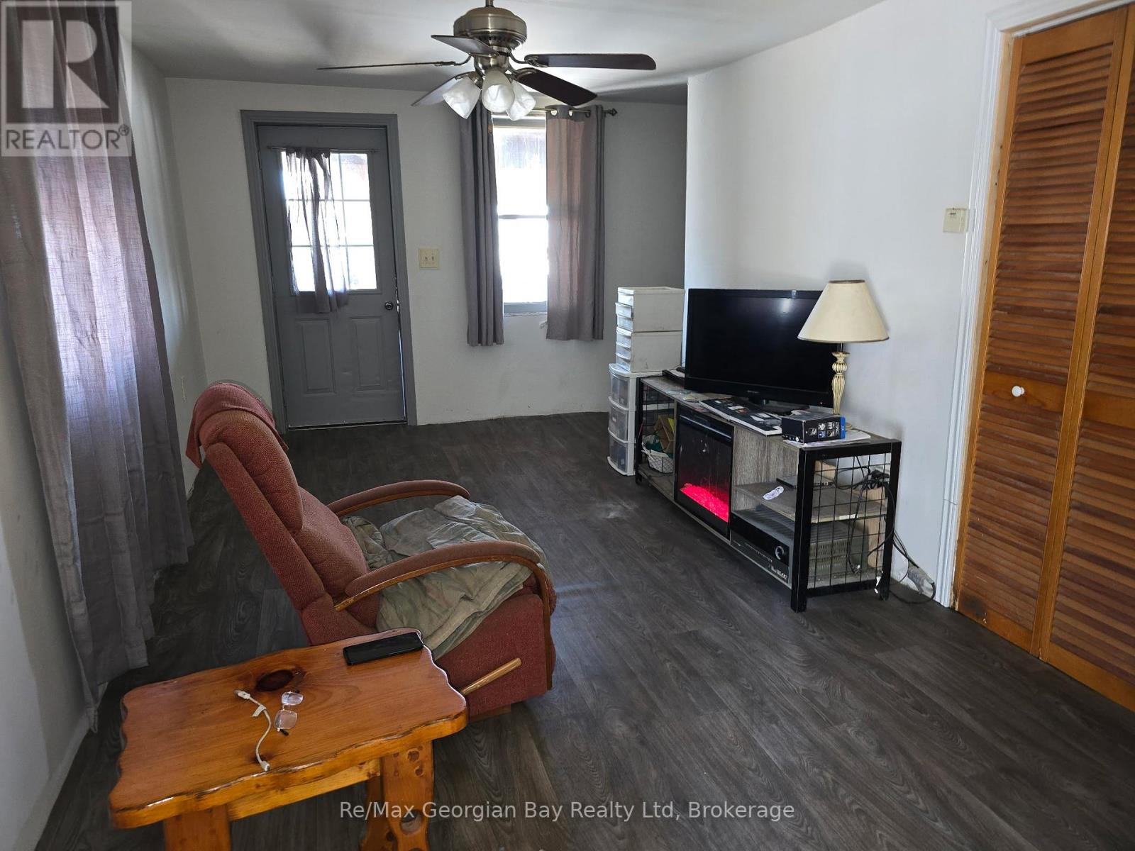 111 ANDREW STREET S - 12