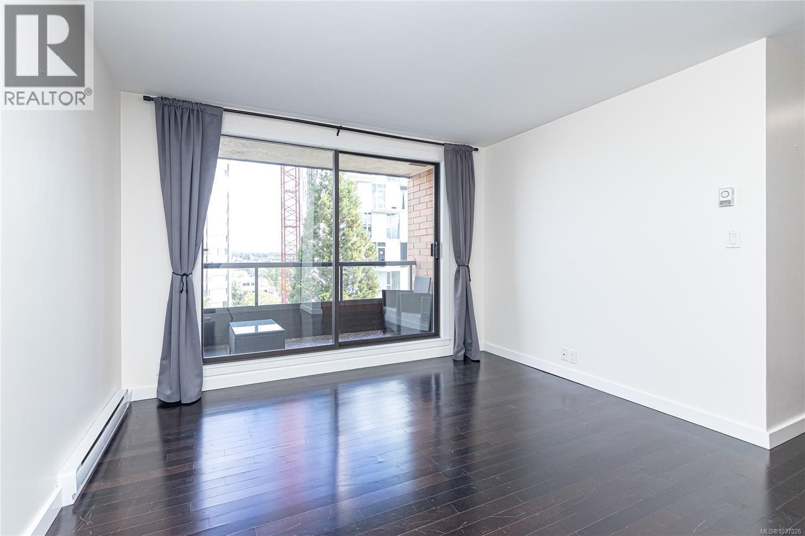 #1005 1630 Quadra St - 5