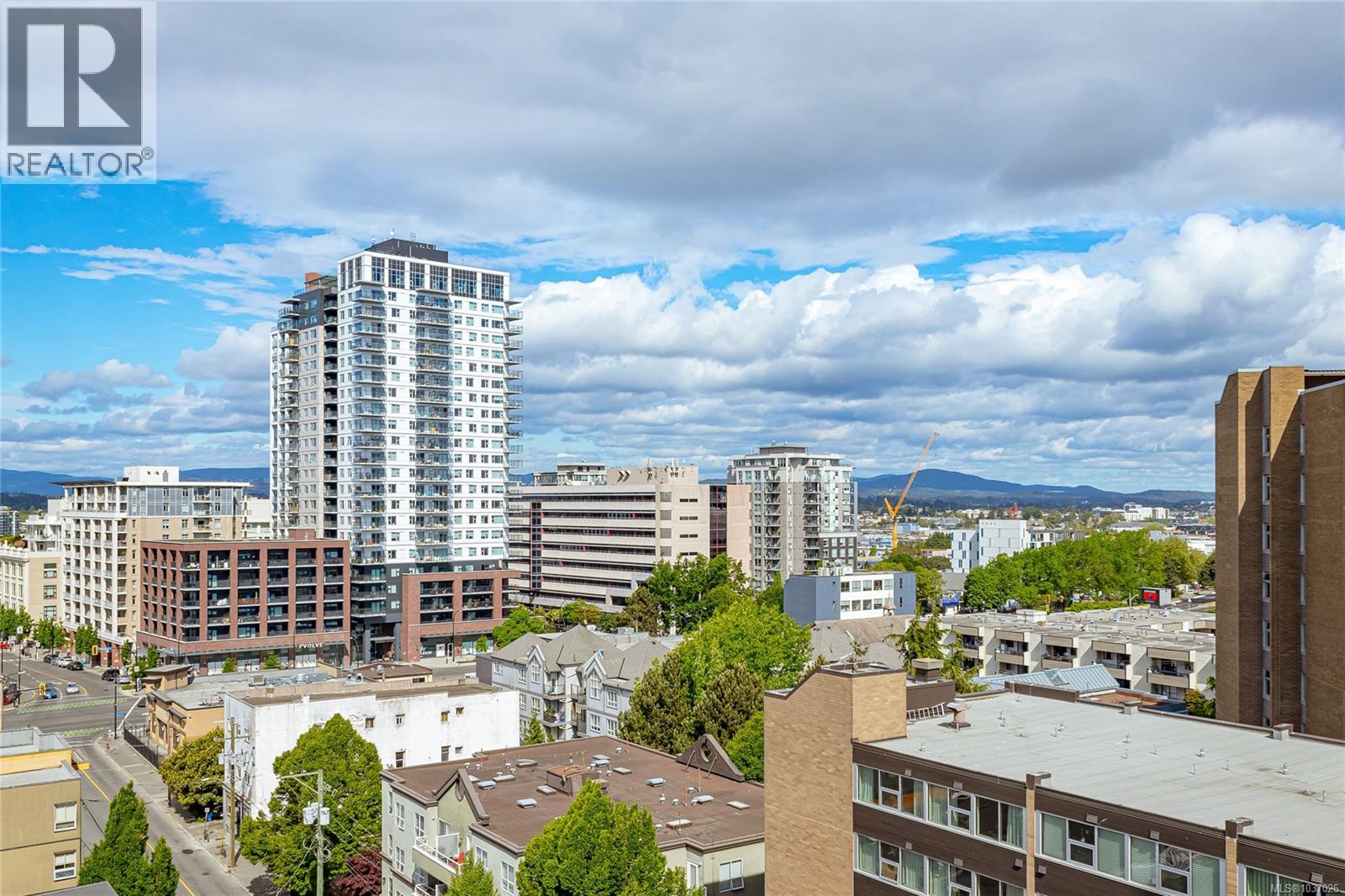 #1005 1630 Quadra St - 23
