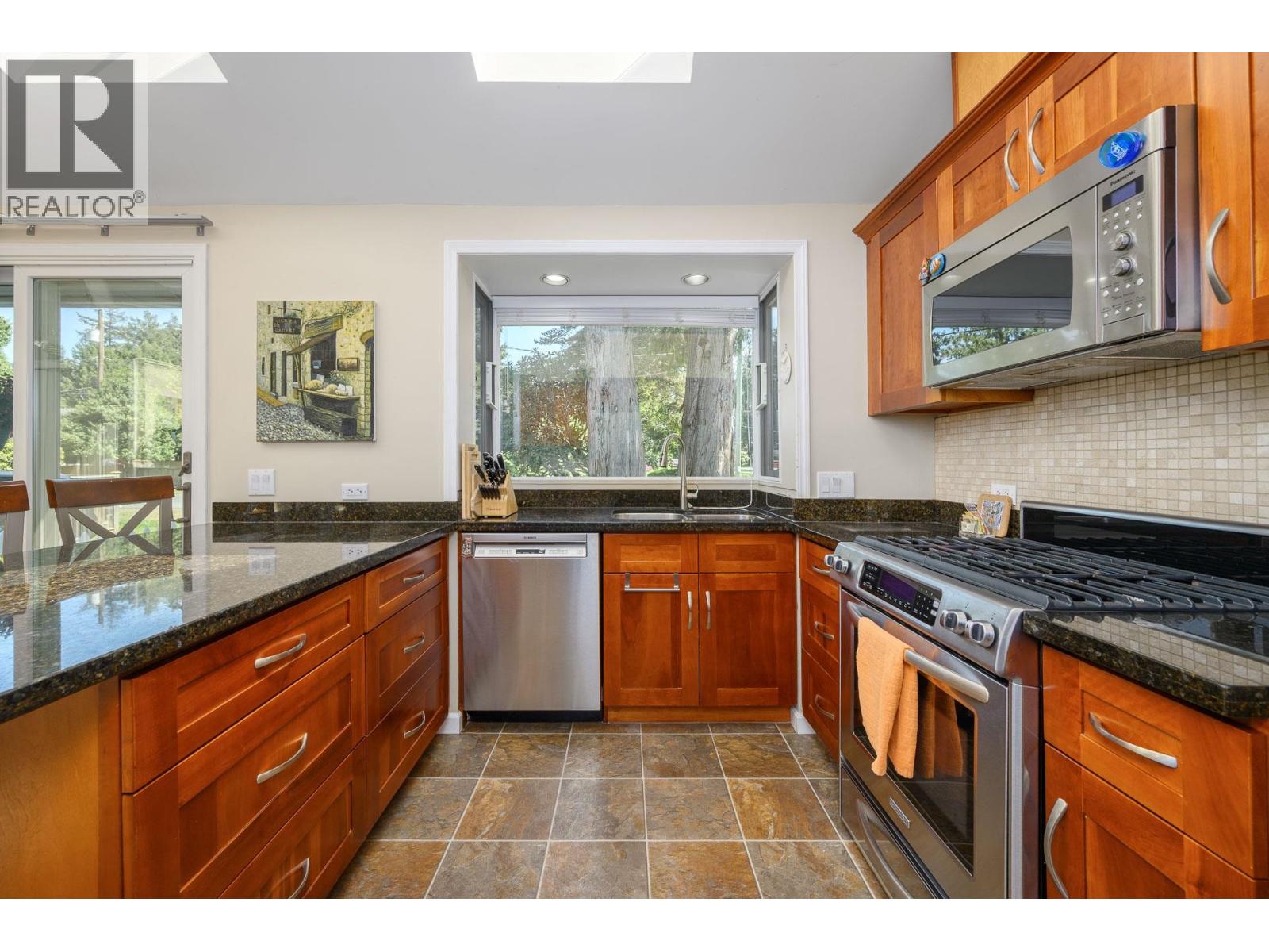 3 Bed, 2 Bath House for Sale in Delta – 957 56A STREET, Delta – MLS# R3125332 - Image 9