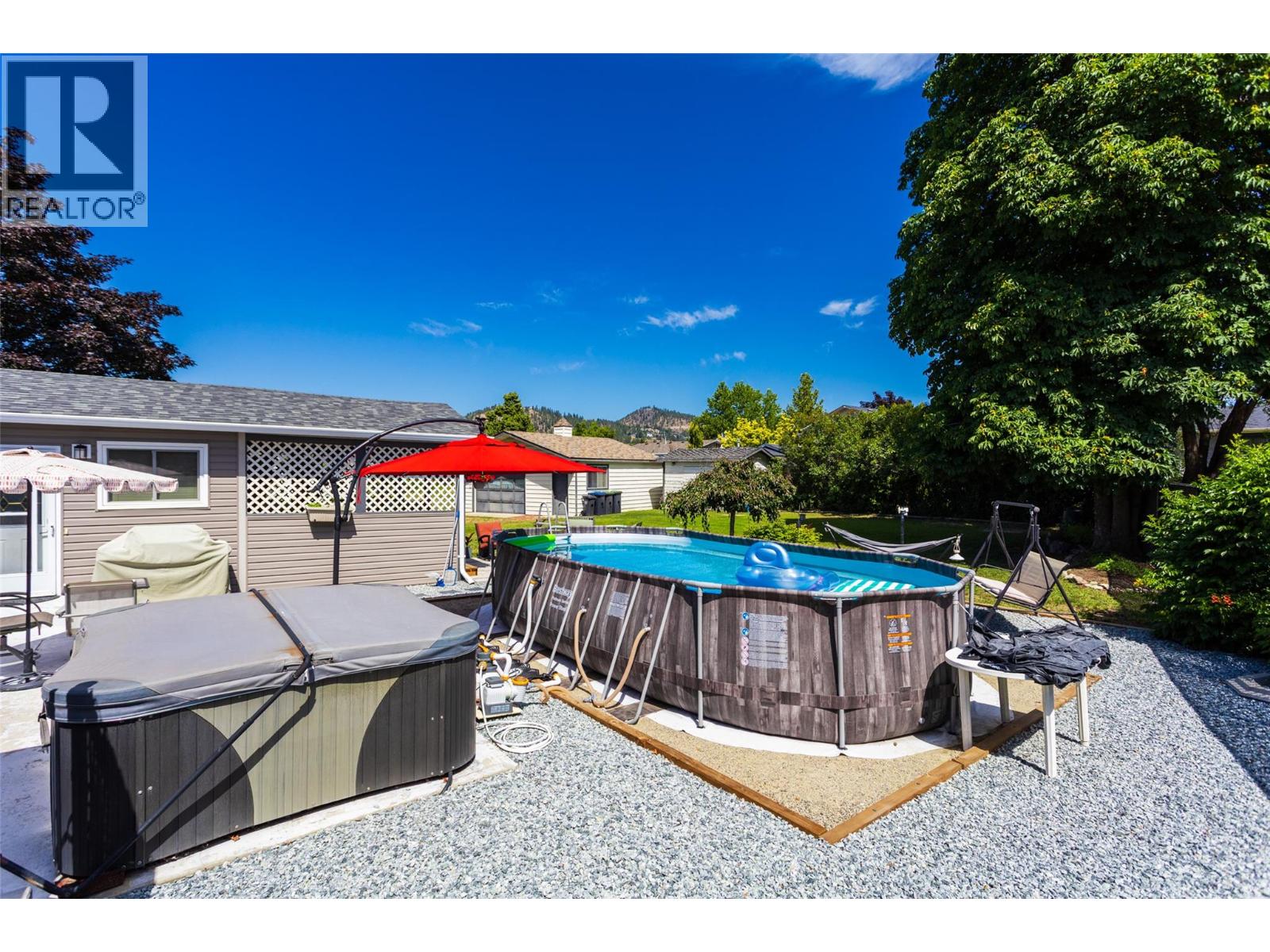 1490 Cornwall Road - 29