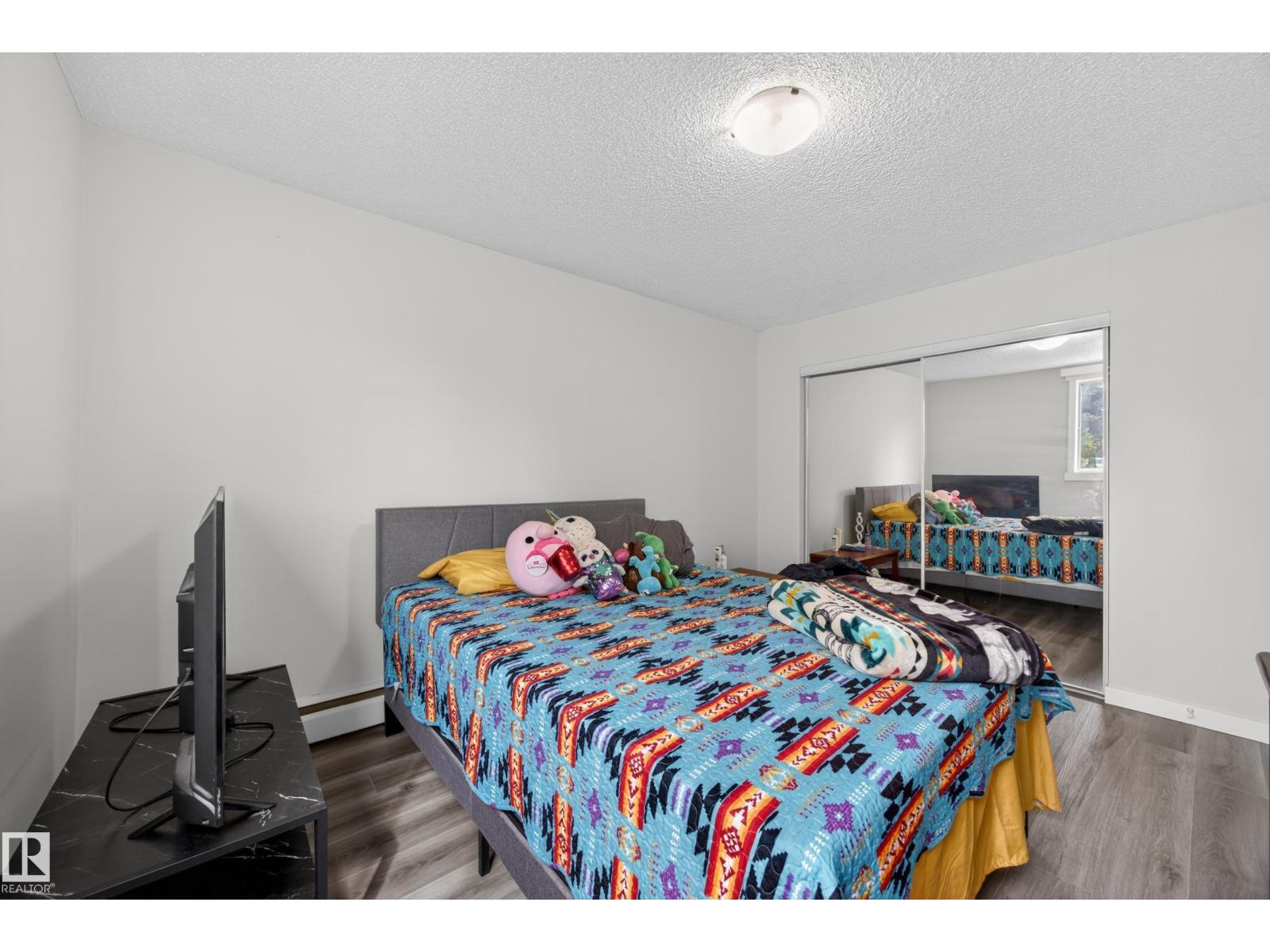 #105 4503 51 ST - 25