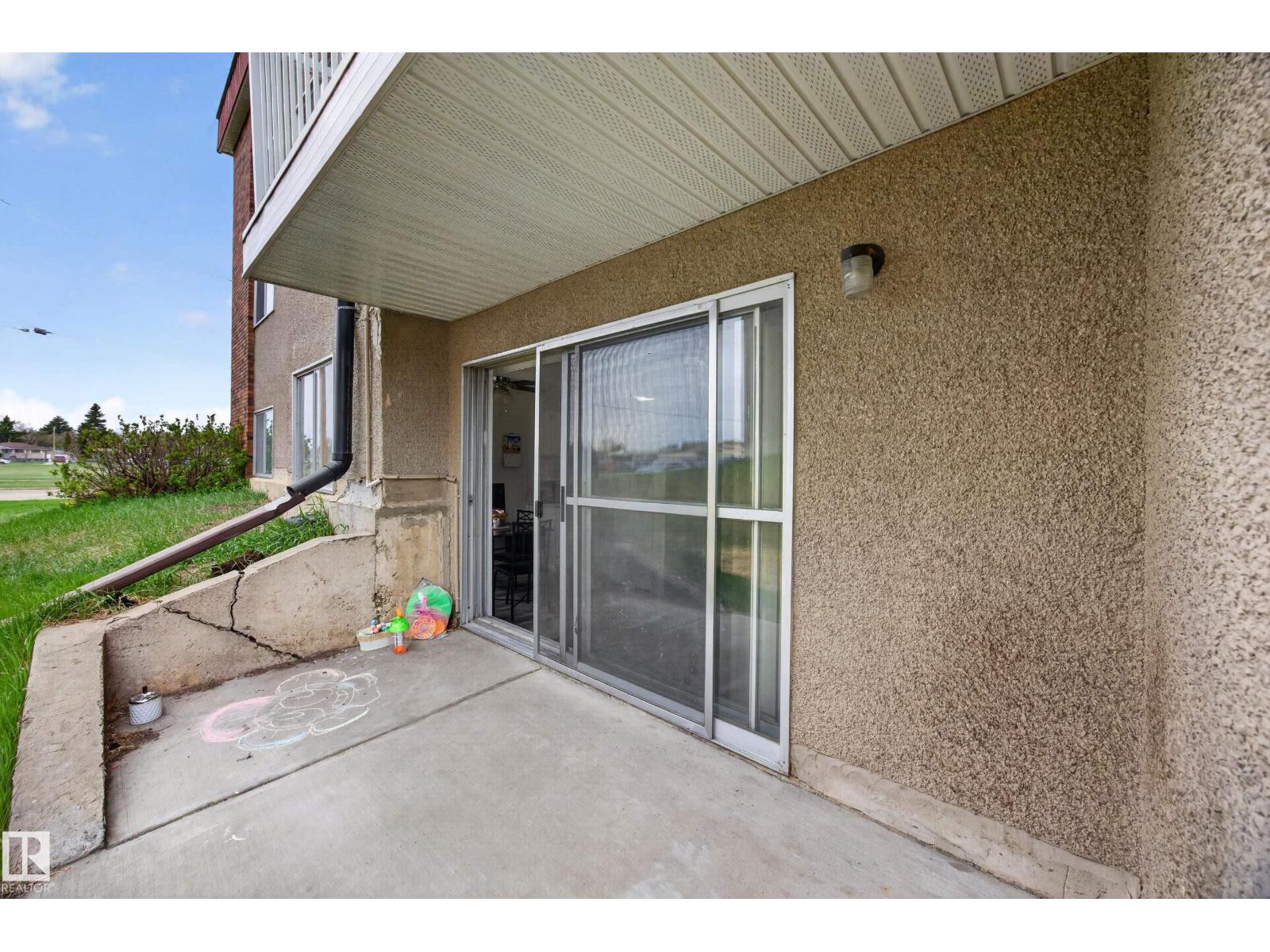 #105 4503 51 ST - 31
