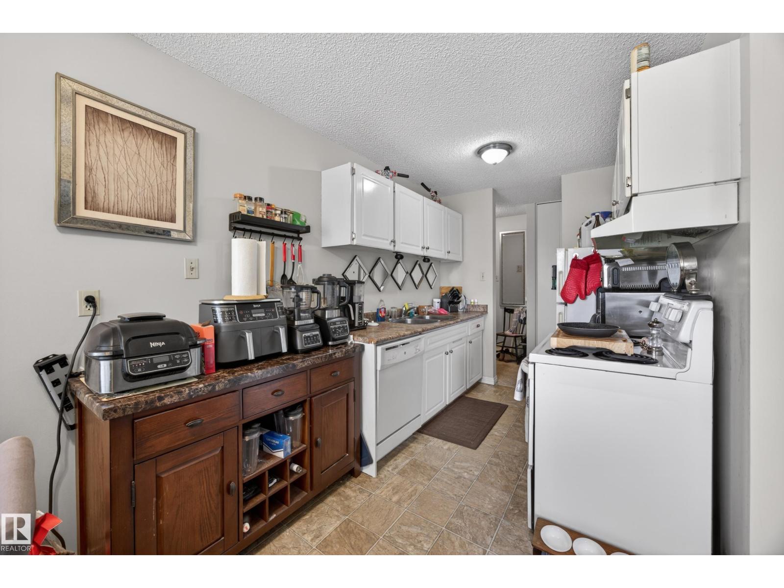#209 4503 51 ST - 16