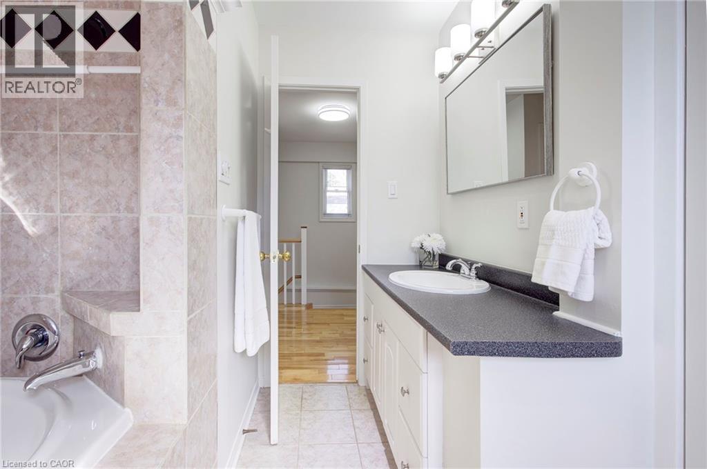 336 QUEEN Street S Unit# 14, Mississauga, Ontario, L5M1M2 — Photo 10