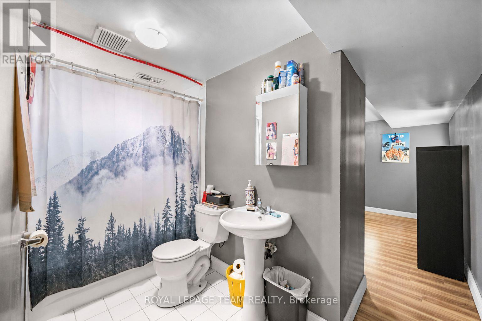 58 BEVERLEY AVENUE - 17