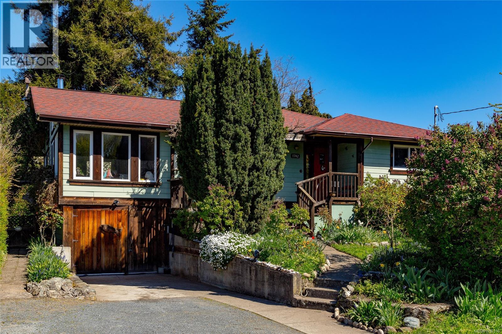 1742 Christmas Ave - Image 3