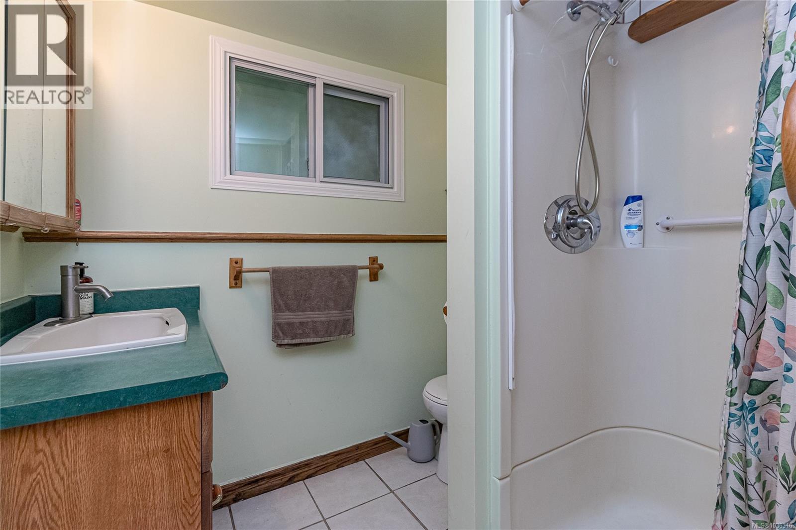 1742 Christmas Ave - 32
