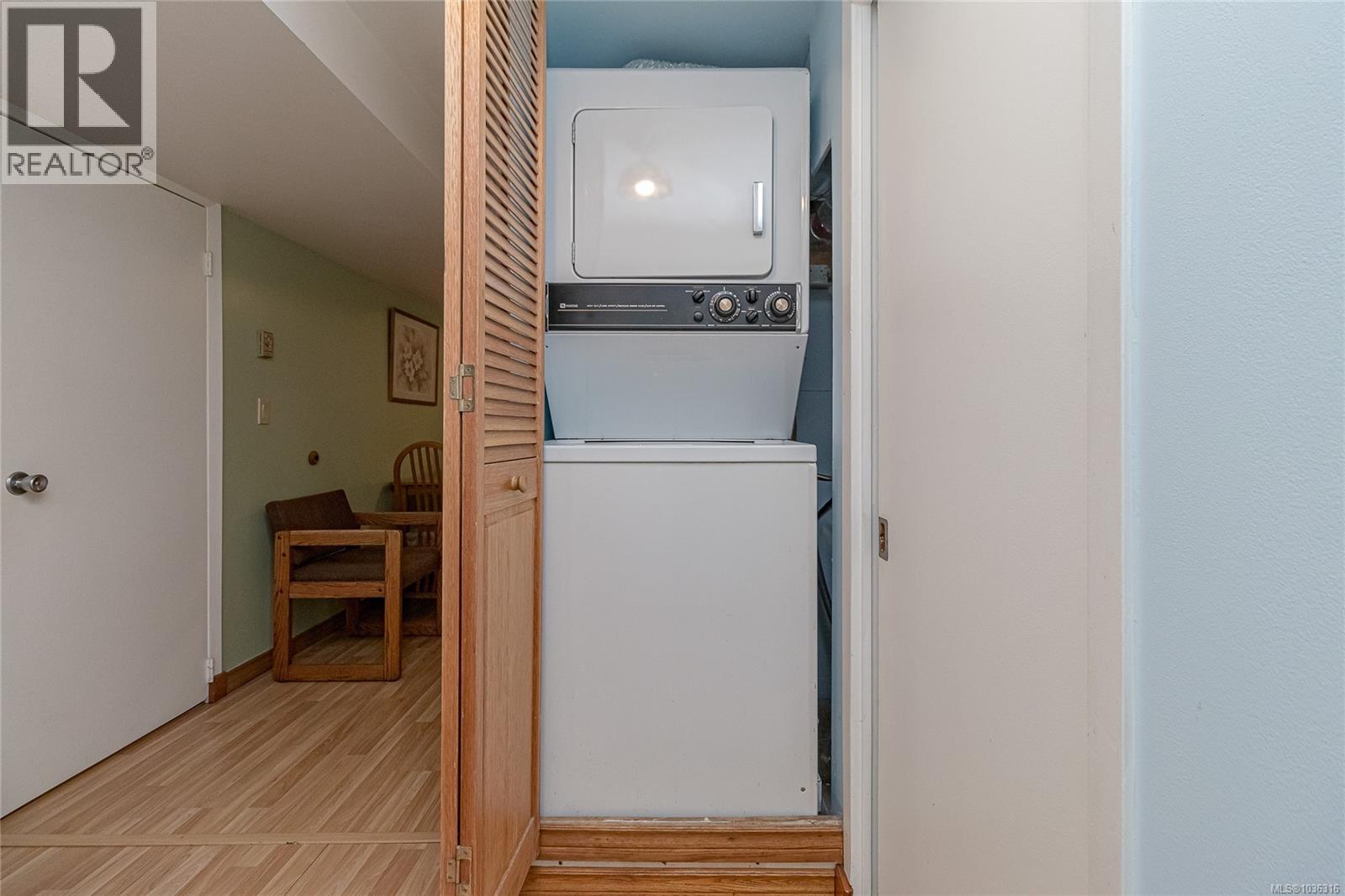 1742 Christmas Ave - 34