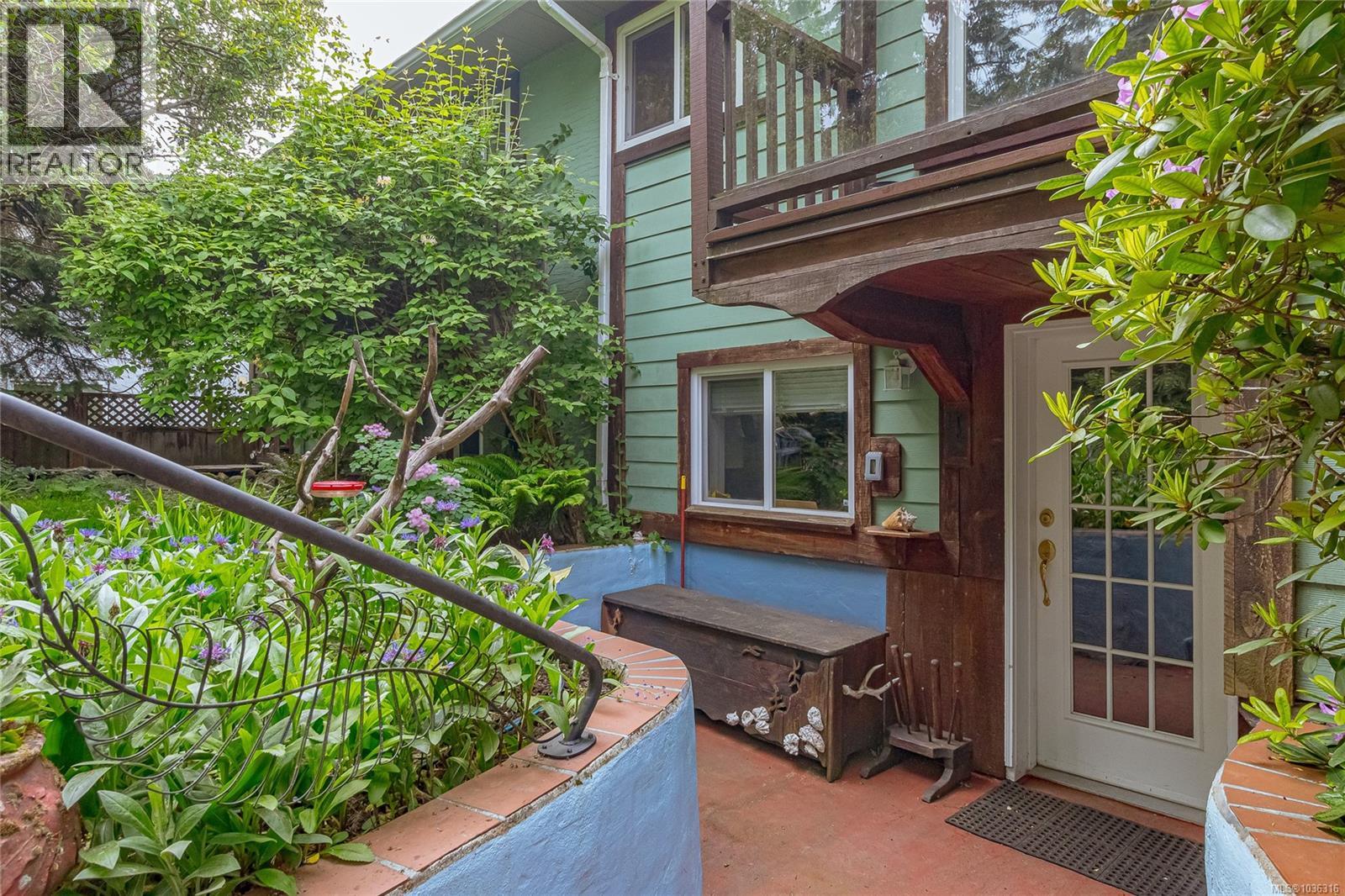 1742 Christmas Ave - 26