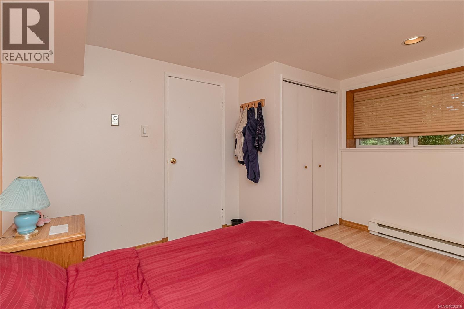 1742 Christmas Ave - 31