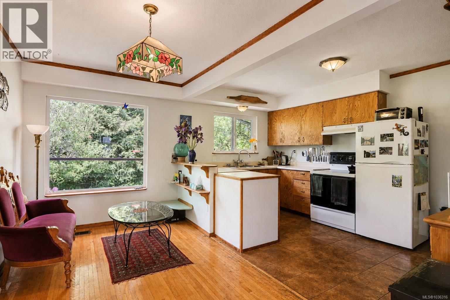 1742 Christmas Ave - 9